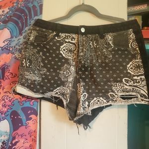 Patterned, short jean shorts, SIZE 10/L